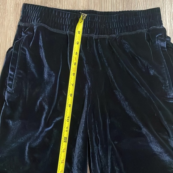 Fabletics Women’s Luxe Velour Joggers Small Blue Loungewear Gorpcore Activewear - Picture 15 of 17